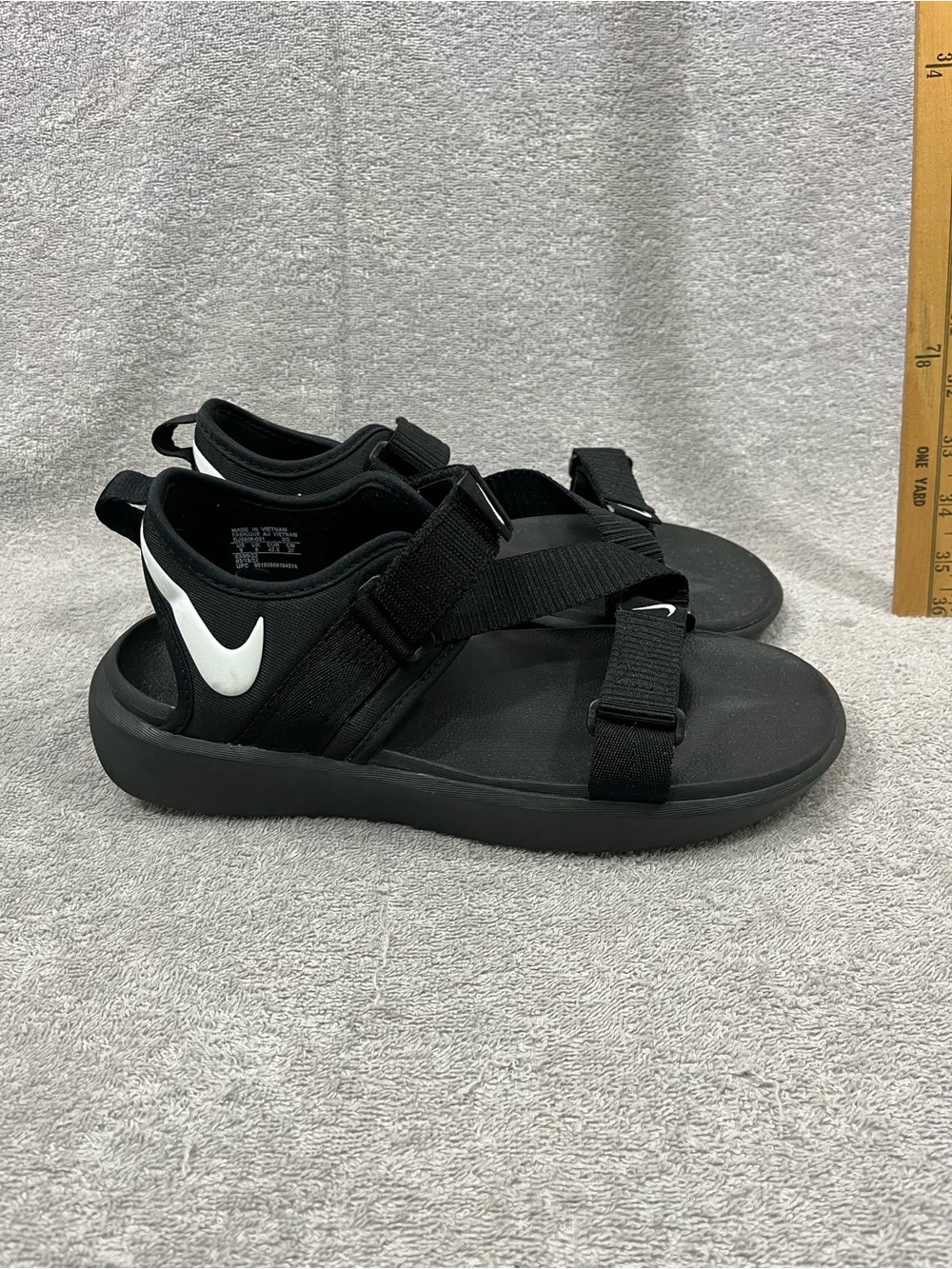 Men’s NIKE Vista DJ6606-001 Sport Sandals Black w/ White Swoosh Size 9 EUC